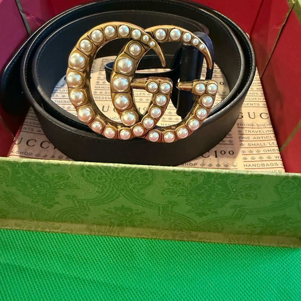 Gucci
Pearly GG Marmont Belt Leather Wide - Picture 3 of 8